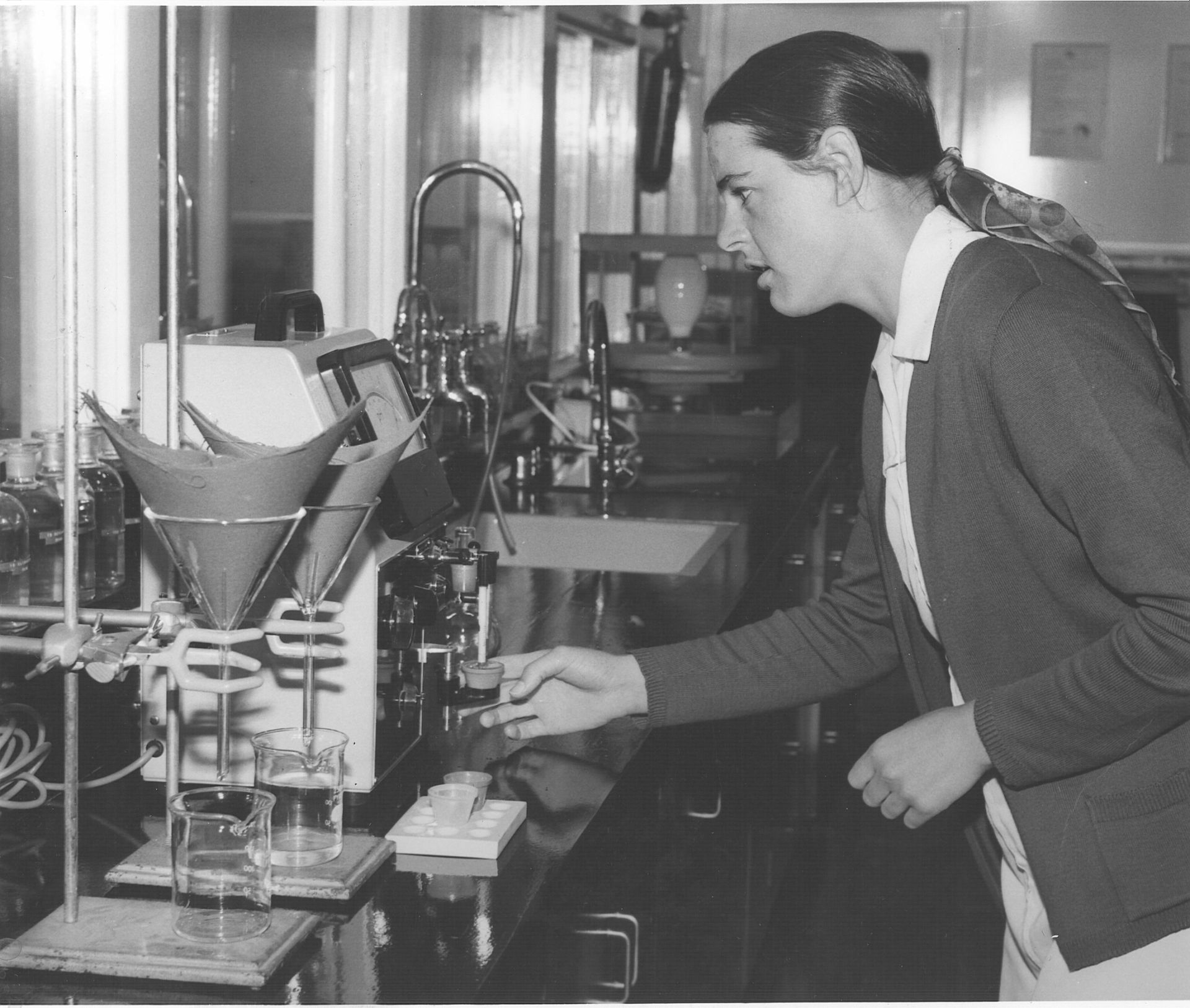Sue Peterson in the FJ Laboratory in 1974. Photo: Jones Family Collection