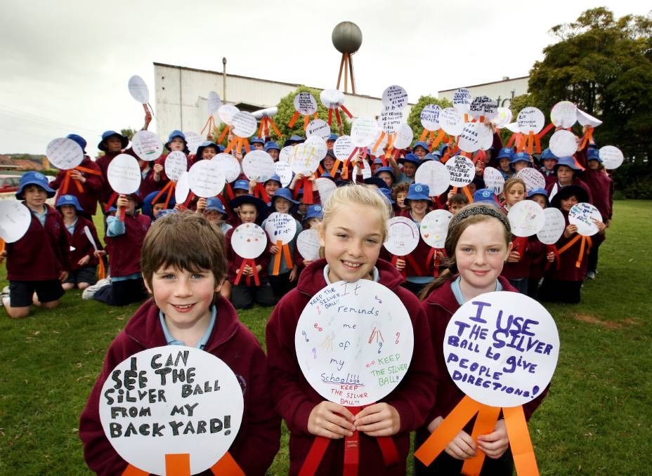 East Warrnambool Primary School kids with their Silver Ball messages in the FJ Gardens in 2012. Image from the Warrnambool Standard 