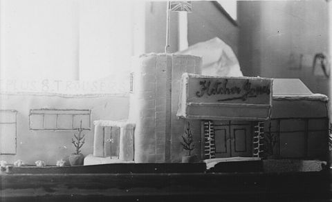 The opening day cake modelled on the Pleasant Hill Factory!  Photo: Jones Family Collection